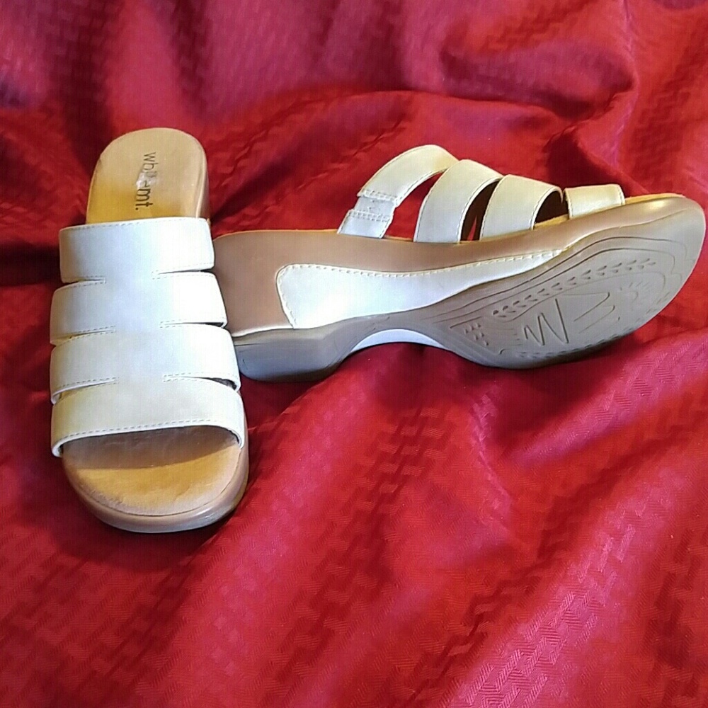 Women's clog